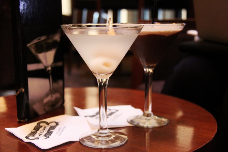 brasserie-AMPUS-min_martini_bar_lychee_chocolate_alcohol_liquor_happy_hour_happy-910161